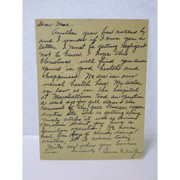 Christmas Greeting Card Merrie Carolers Singling Homes Village Embossed Vintage - Picture 2 of 2